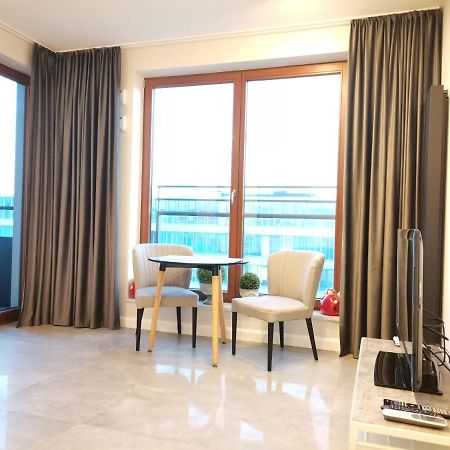 ワルシャワLuxusowy Apartament Klimczakaアパートメント エクステリア 写真